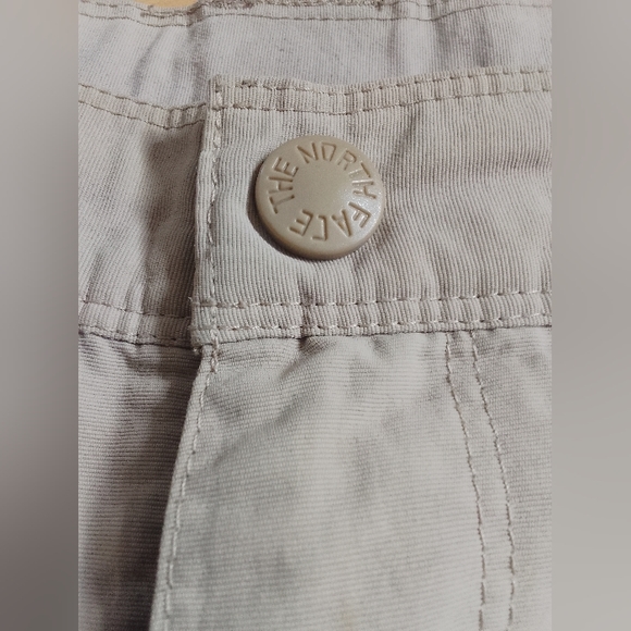 North Face Short Size Large - Picture 8 of 9